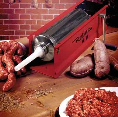 Masina de umplut carnati