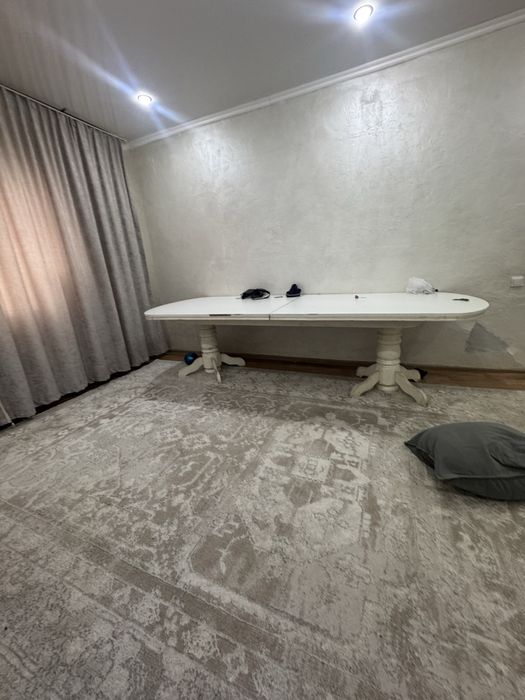 Стол гостивой длинной