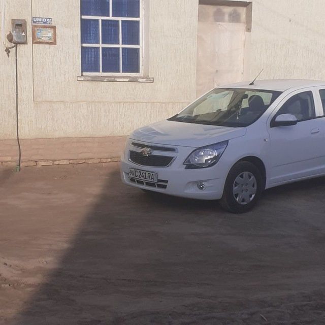 Moshina holati yaxshi hamma joyi radnoy ideyalni turibdi