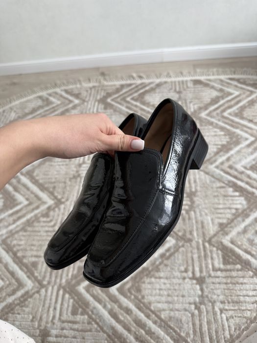 Продам лаковые лоферы