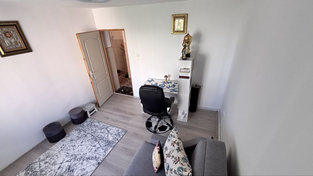 Vand urgent apartament 2 camere