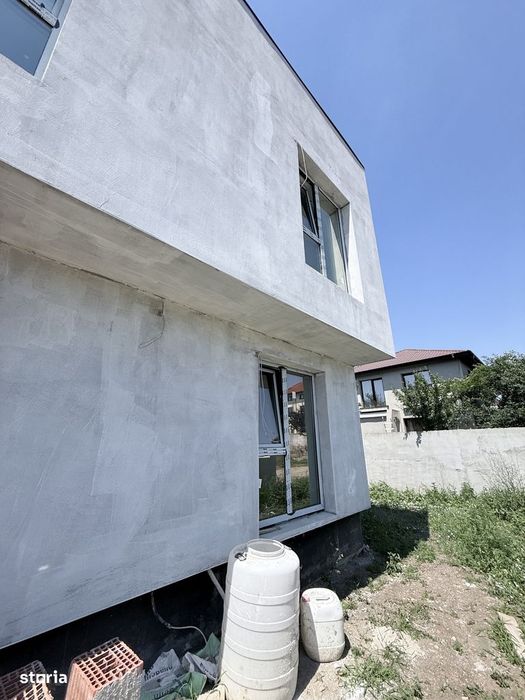 Duplex deosebit, 5 camere, curte generoasa, zona Safirului-Gladiolelor