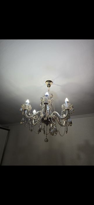 Продам Люстру б/у