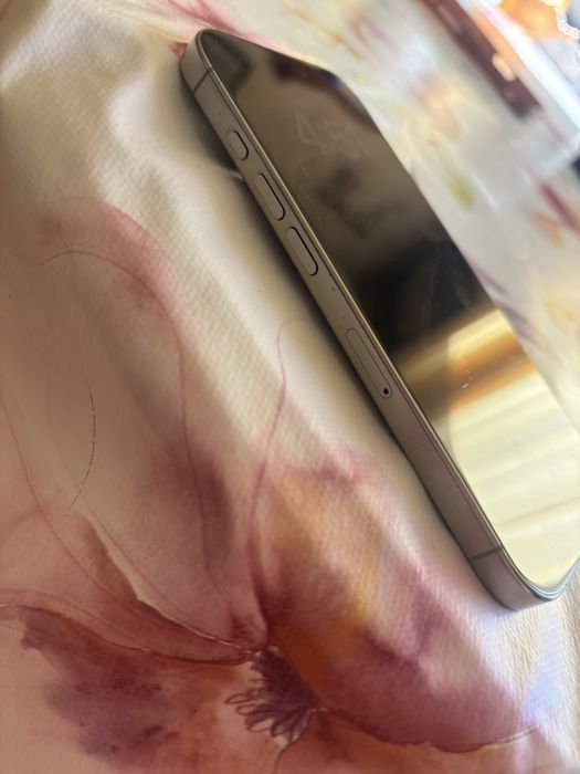 Iphone 16 Pro сив