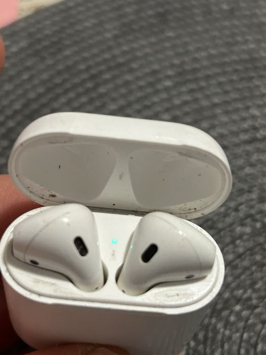 Vand Airpods Apple