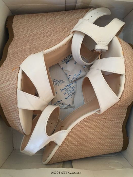 Босоножки женские