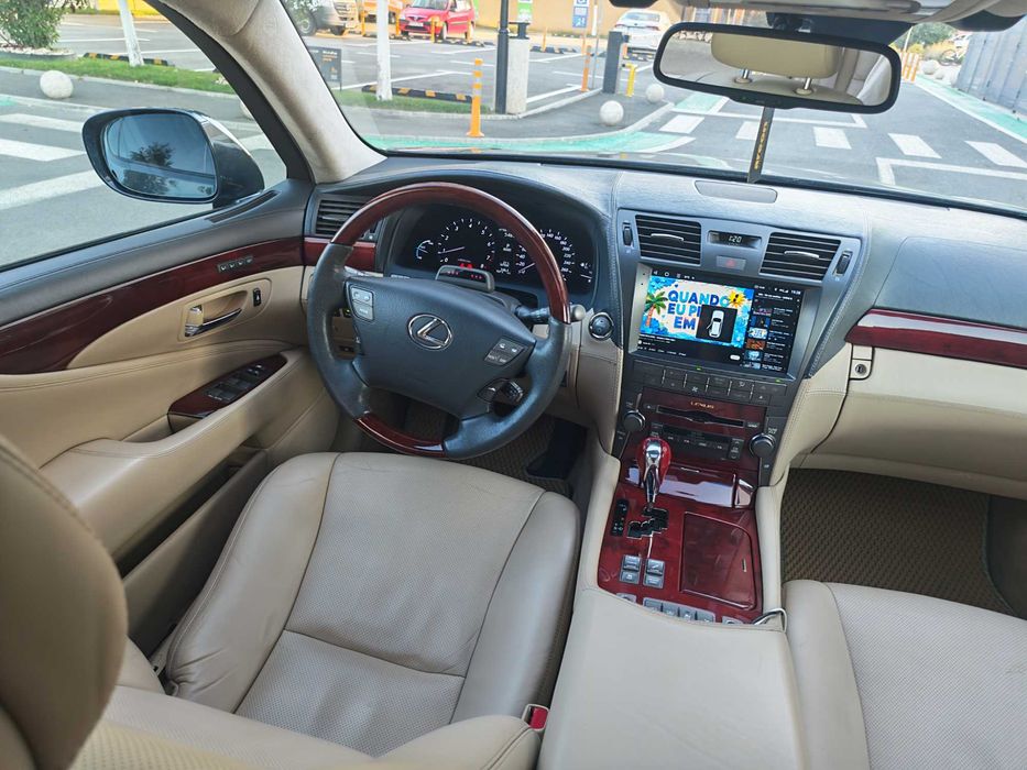 Vand Lexus LS600h