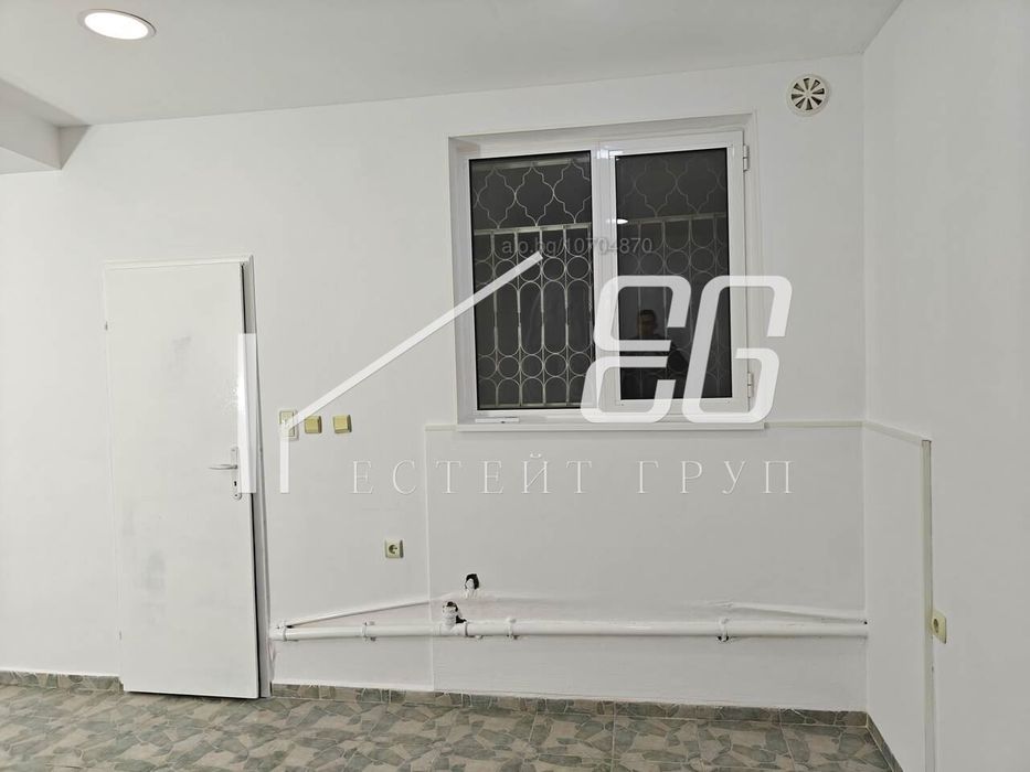 Дава се под наем Офис в Варна, Колхозен пазар - 40 кв.м за 298.86 € - Снимка #2