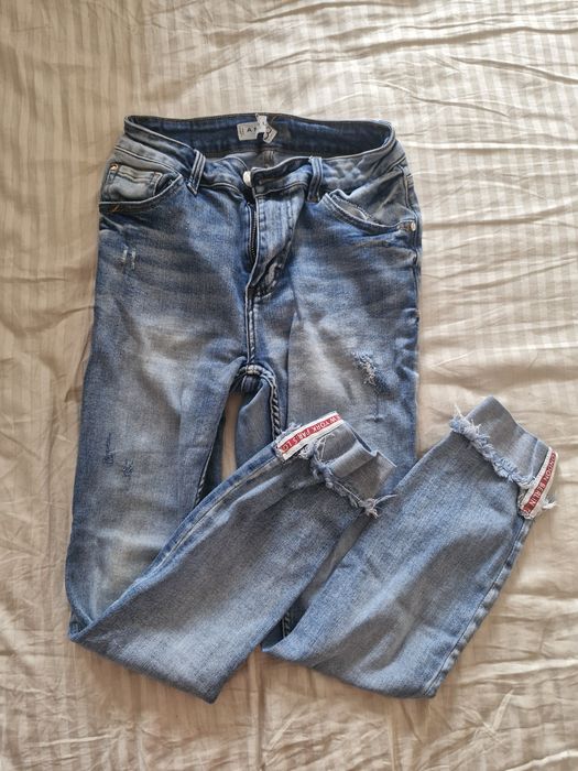 Сини дънки, размер 28
