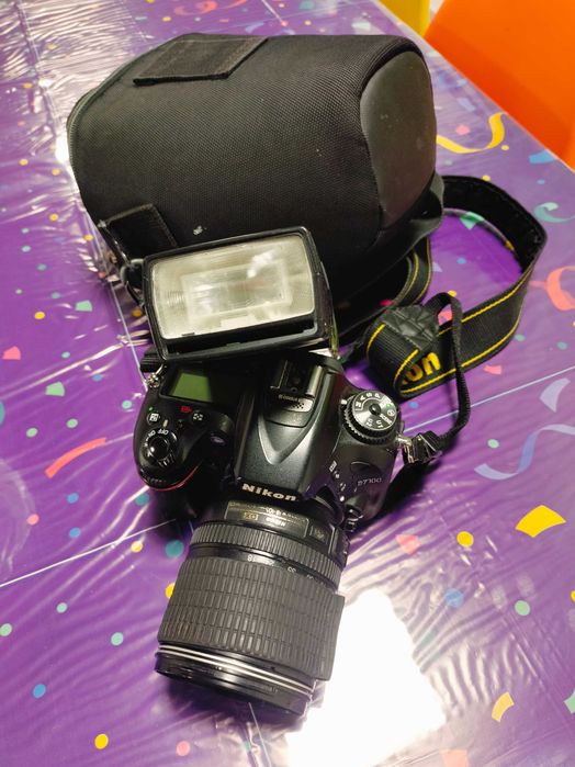 Профессиональный фотоаппарат  Nikon D7100.