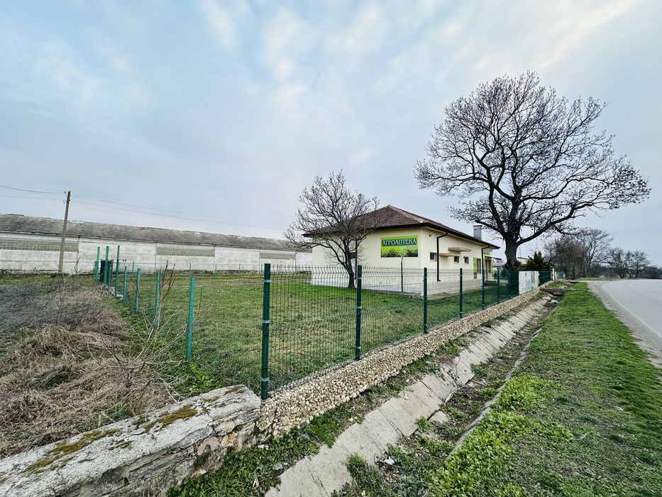 Дава се под наем Магазин в с. Роза, Област Ямбол - 184 кв.м за 408 € - Снимка #2