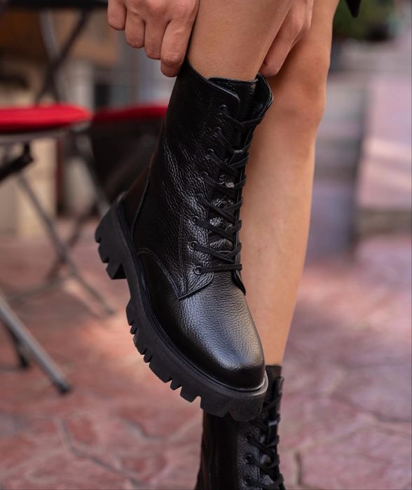 Боти от естествена кожа