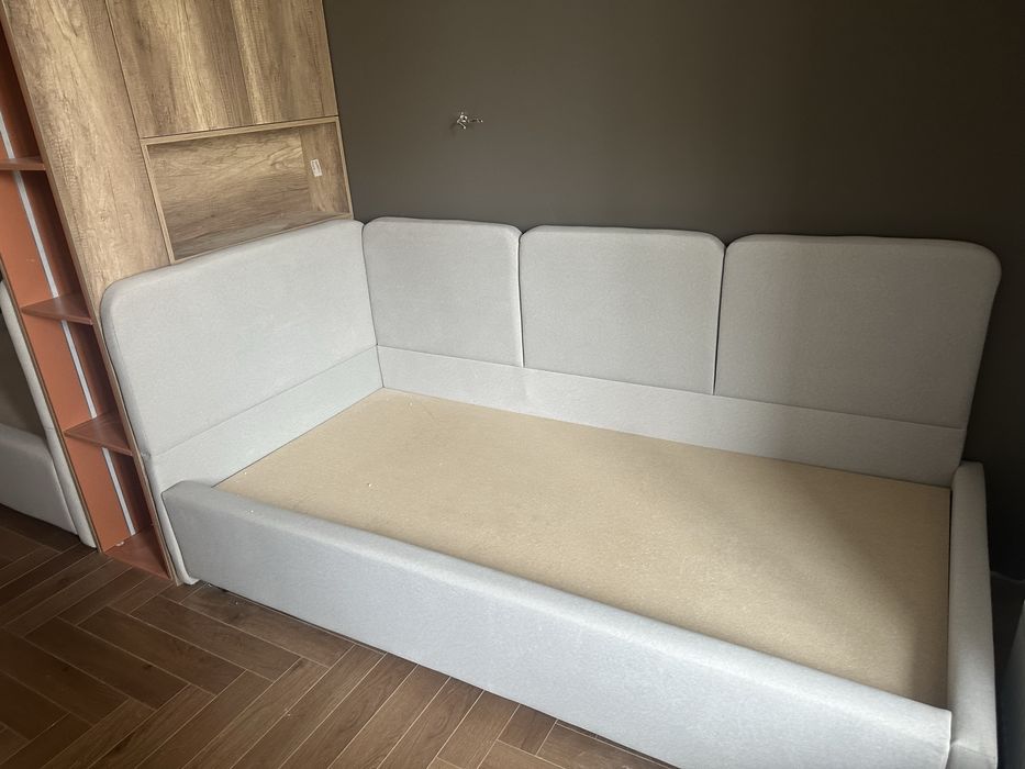 Кровать  размер 2.0/1.0 ( 2 шт новые ) почти даром