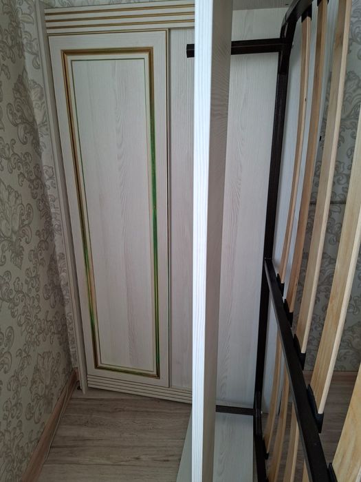 Кровать двухспальная без матраса