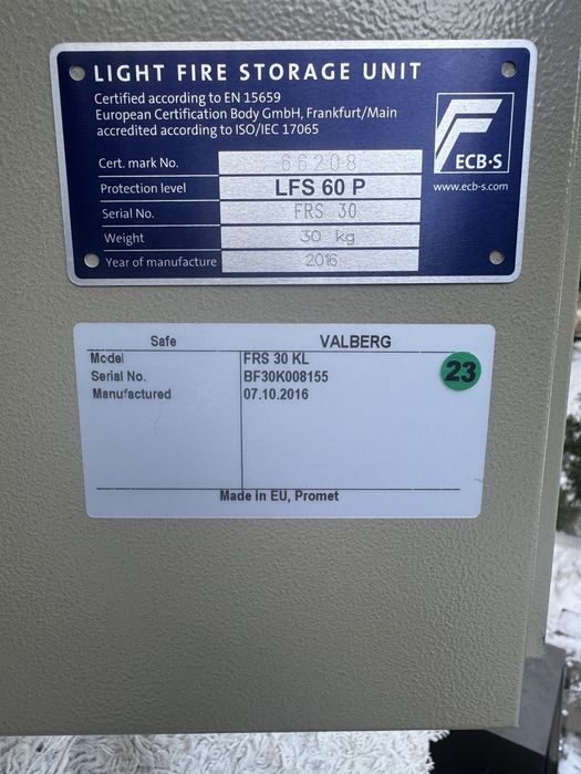 Продам сейф б/у Valberq