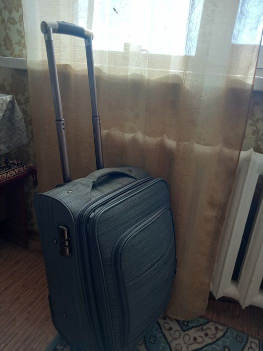 Чемодан объем,литров:104