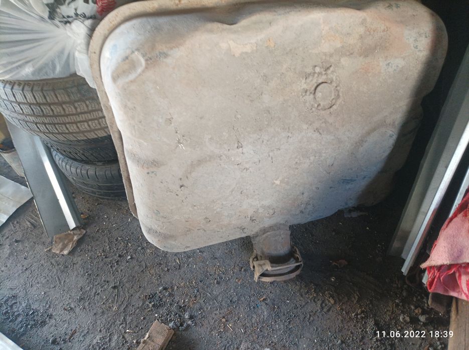 Продам бак от Зила