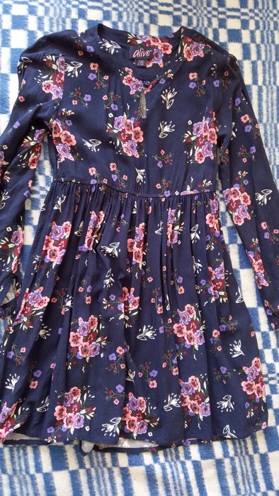 Продавам детски рокли