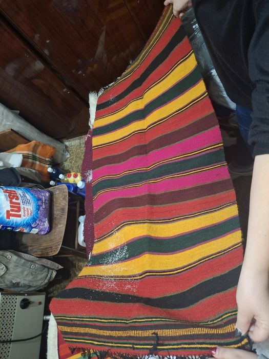 Мини килимчета, платове, родоп. и плетени на една кука калъфки, гайтан