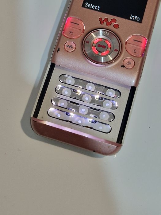 Telefon Sony Ericsson perfect funcțional, lipsa tastatura
