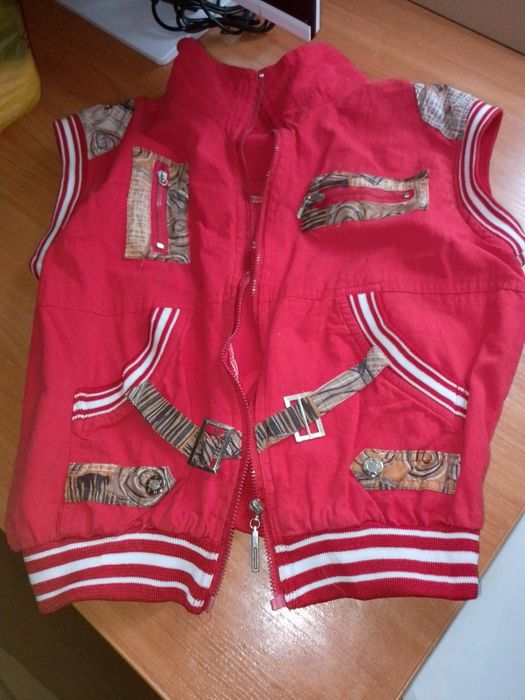 Продам пакет вещей на девочку.