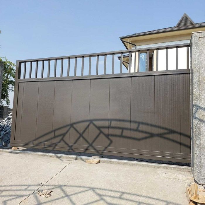 Современные откатные ворота — производство и установка