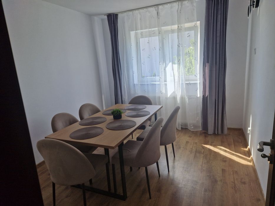 3 camere de inchiriat la casa
