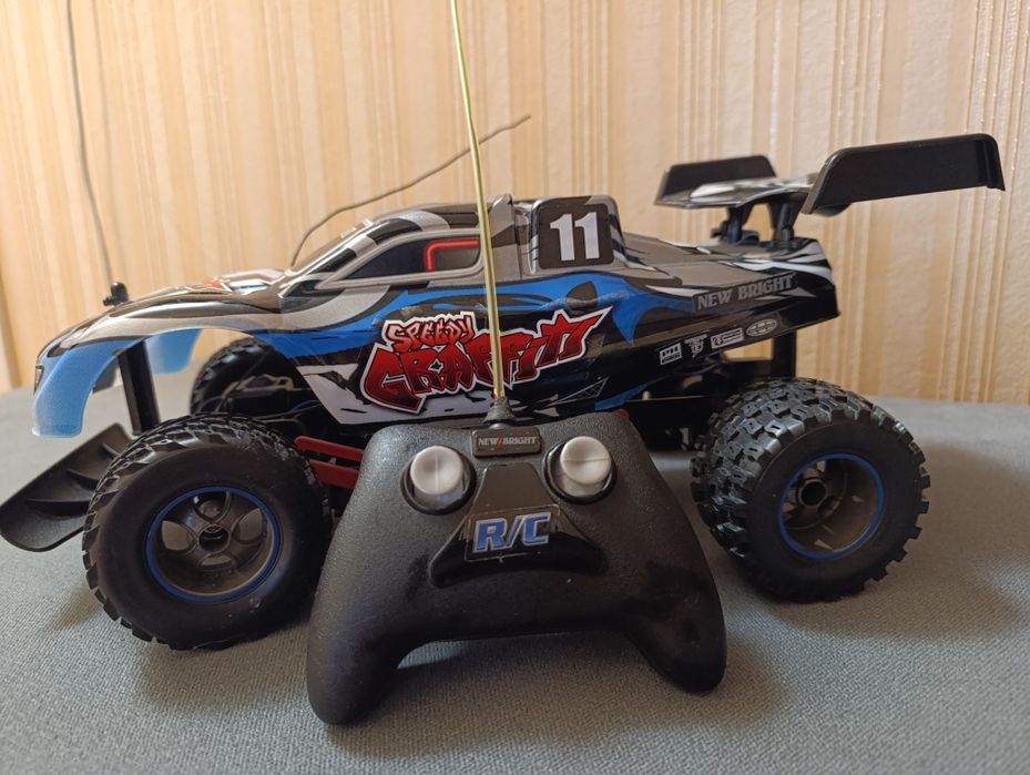 Продам джип на пульт управлений