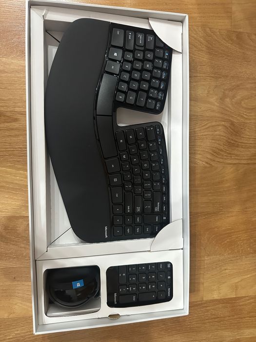 Kit Tastatura + Mouse Microsoft Sculpt Ergonomic Desktop, Wireless, Negru