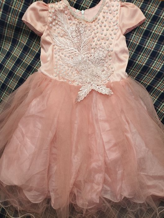 Платья детские нарядные
