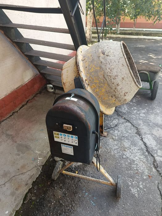 Продам  бетономешалку б/у 220
