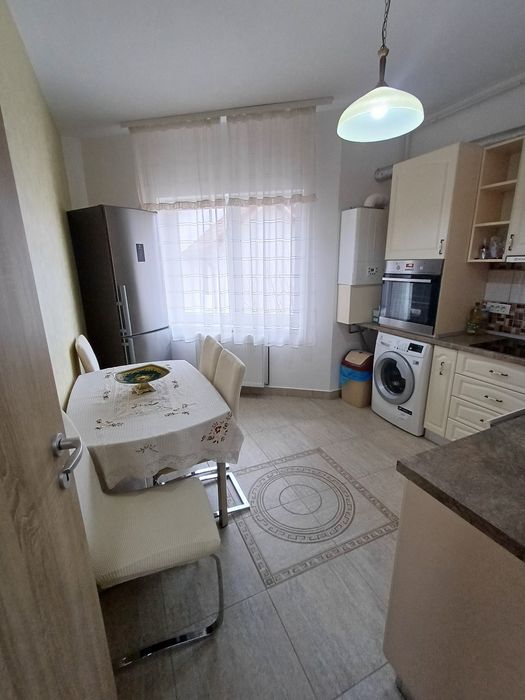 Apartament de închiriat în Tractorul