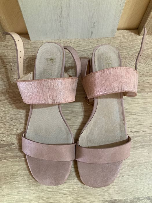 Дамски сандали на токчета