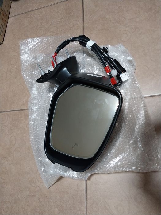 Зеркало заднего вида на lc300