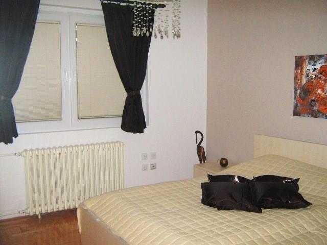 Дава се под наем Двустаен апартамент в София, Карпузица - 70 кв.м за 561 € - Снимка #2