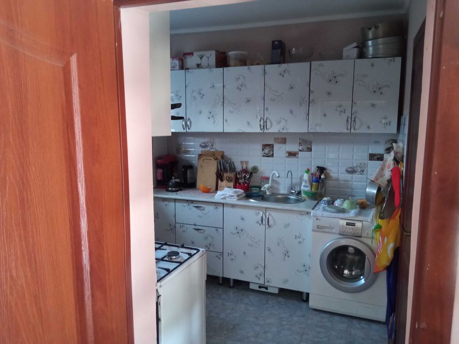 Дом в Ынтымаке с бассейном