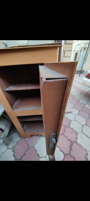 Продам сейф металлический