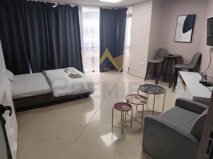 Дава се под наем Тристаен апартамент в Варна, Лятно кино Тракия - 75 кв.м за 660 € - Снимка #4