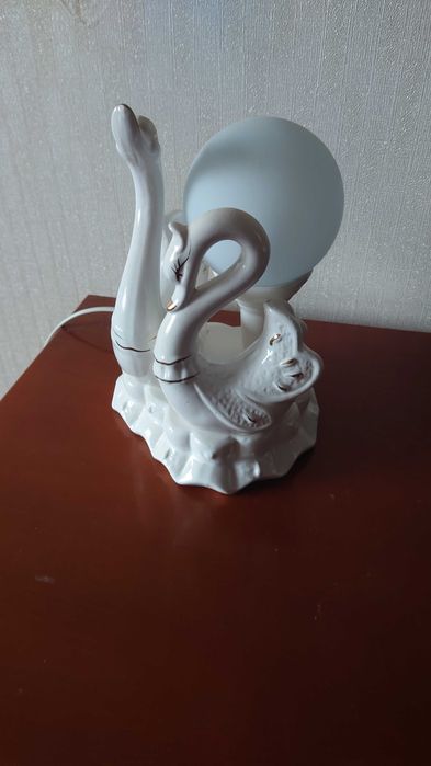 Светильник-ночник Лебеди