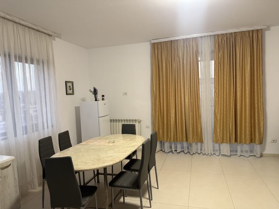 Inchiriez apartament zona Faleza Nord