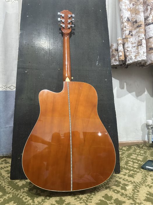 Продается гитара adagio