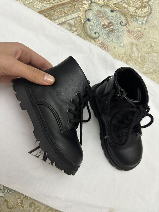 Детские ботинки Zara