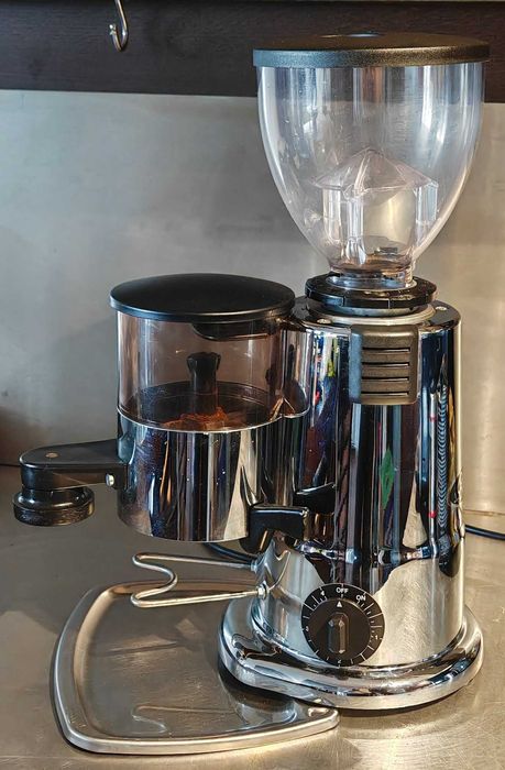 Made in ITALY * ХРОМ * Профисионална Кафемелачка Macap M4T таймер 58мм