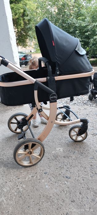 Коляска детская в хорошем состоянии