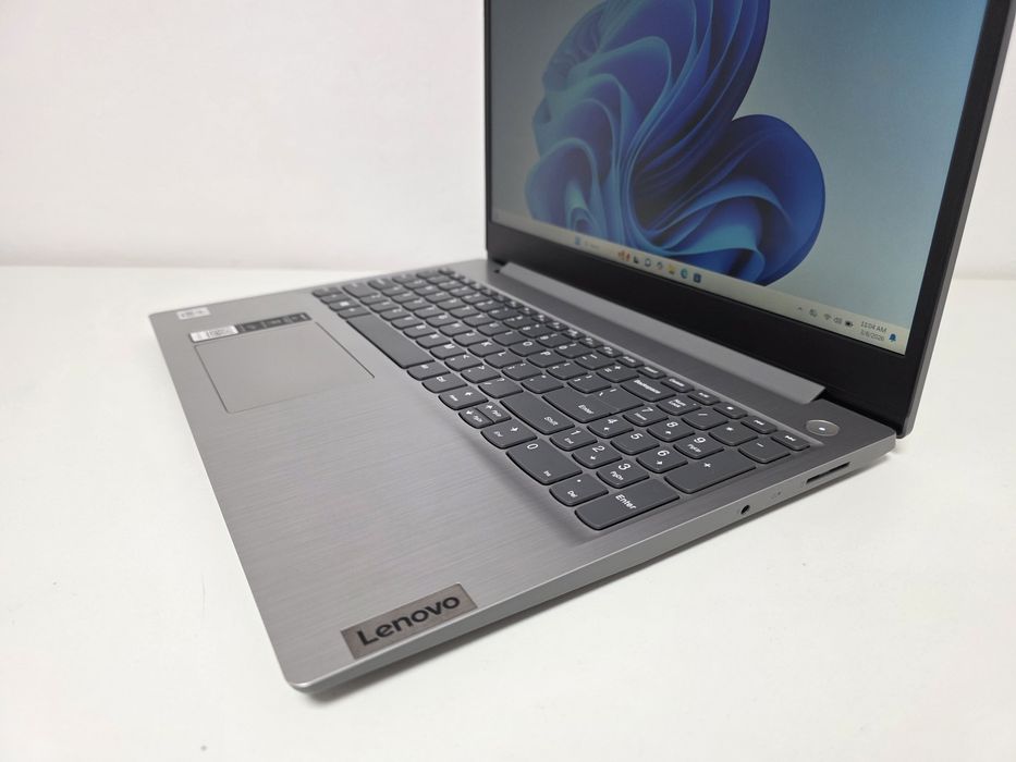 Laptop Lenovo  slim i3 generatie 10 metalic 15,6 FHD .Garantie 1AN