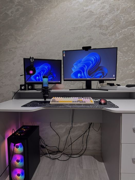 Продается игровой стол | офисный стол