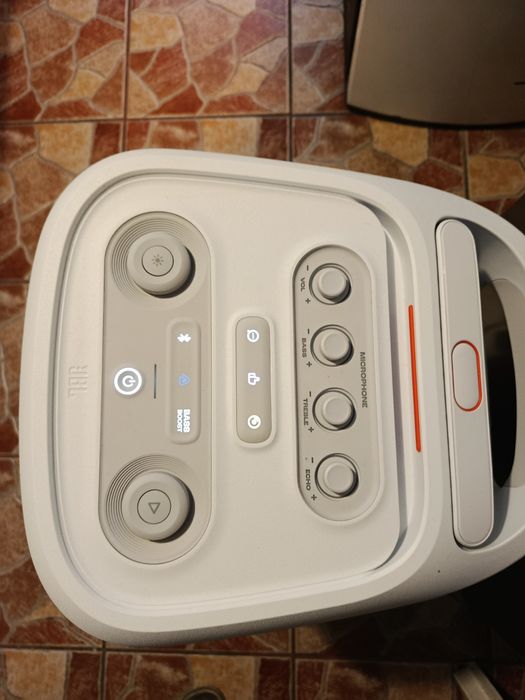 Продавам JBL Музика