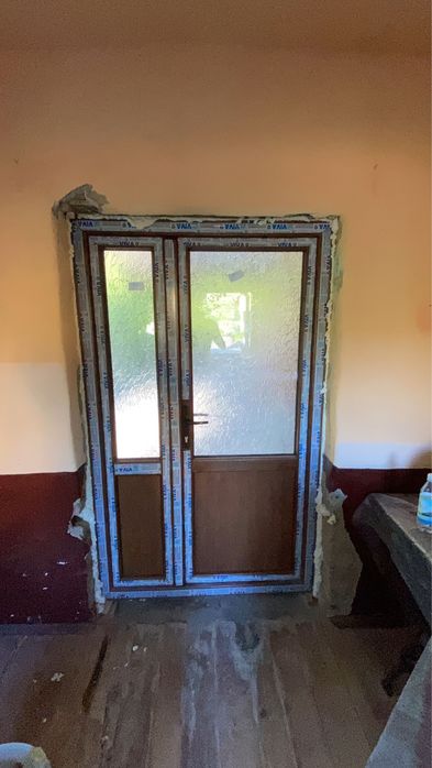 Vând geamuri și uși de termopan noi și second hand