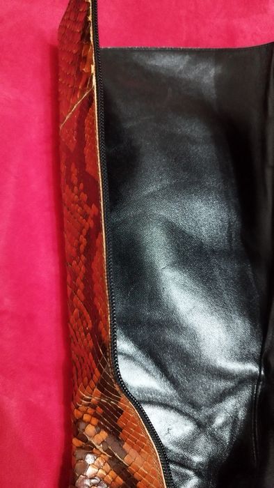Продам сапоги из питона(винтаж)