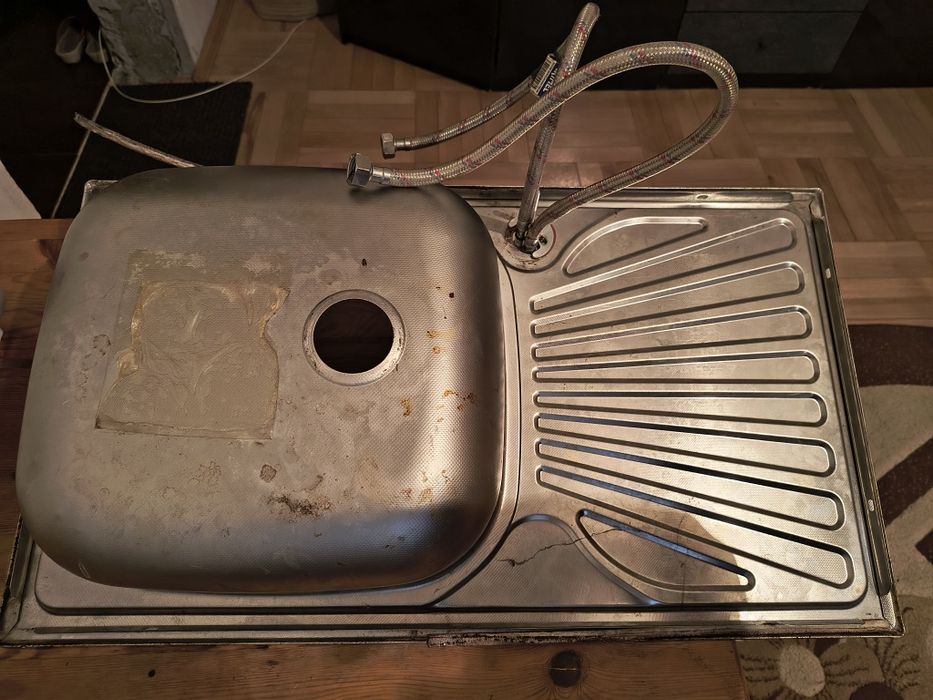 Vând chiuveta cu robinet.inox.40 lei doar in arad